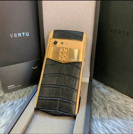 Vertu Aster P Black Alligator Diamond Rosegold Mobile Phone - Image 2