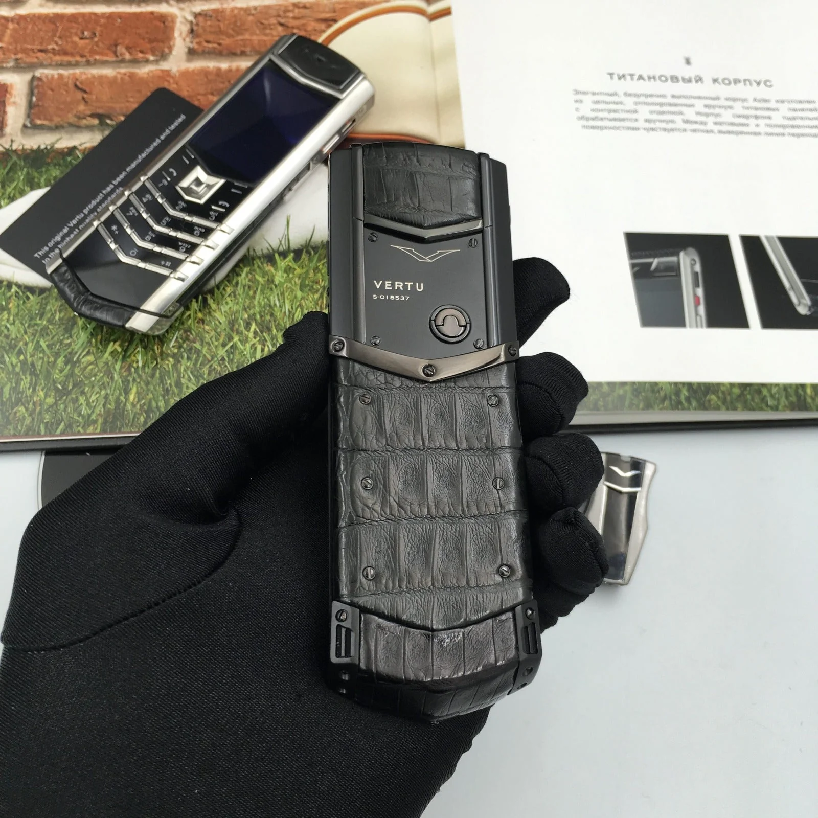 Vertu Signature S All Black Crocodile Business Luxury Mobile Phone