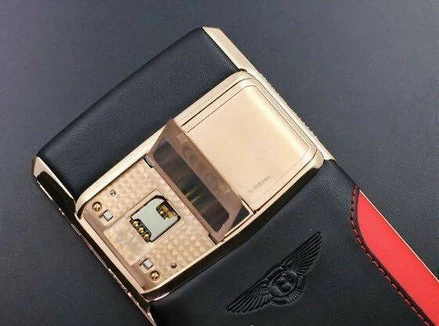 VERTU SIGNATURE TOUCH BENTLEY EDITION ROSE GOLD MOBILE PHONE - Image 3